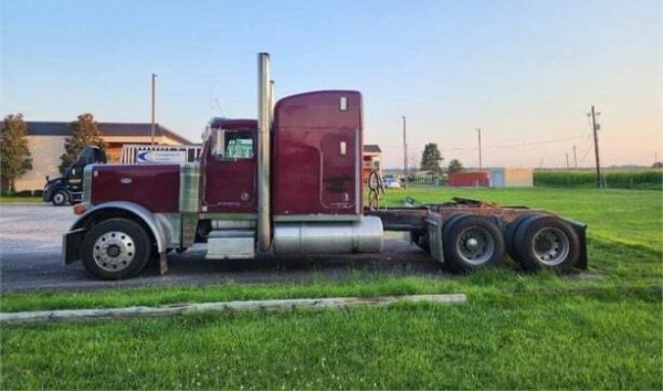 1997 PETERBILT 379 - Image 2
