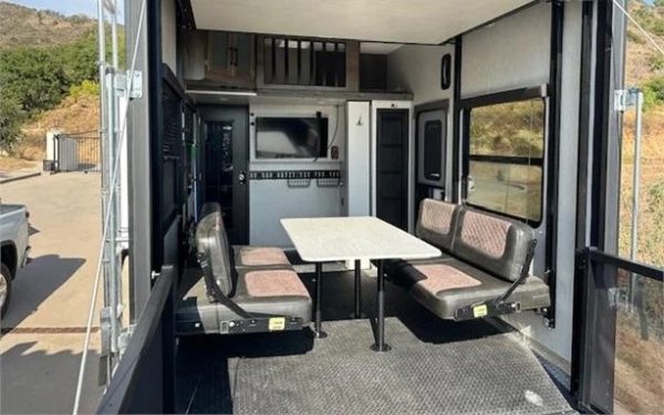 2020 HEARTLAND TORQUE 373 - Image 22