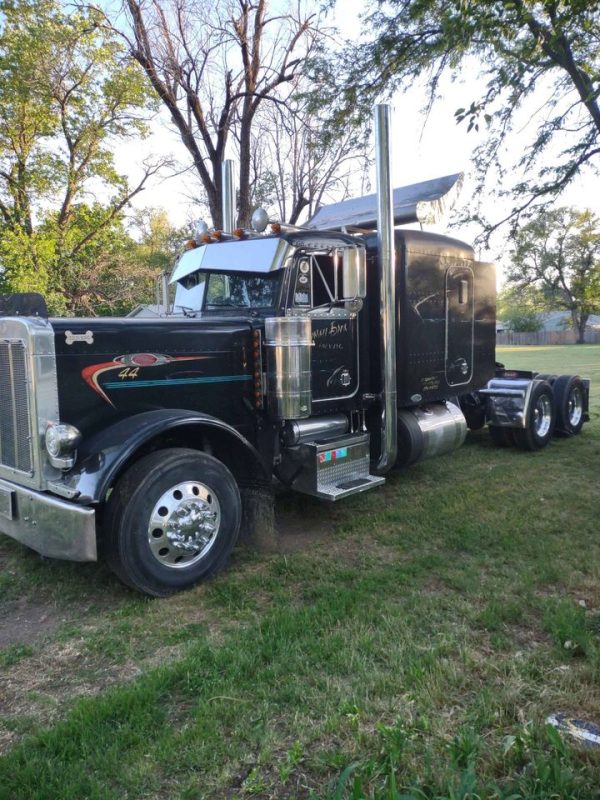 2001 Peterbilt 379 flattop - Image 4