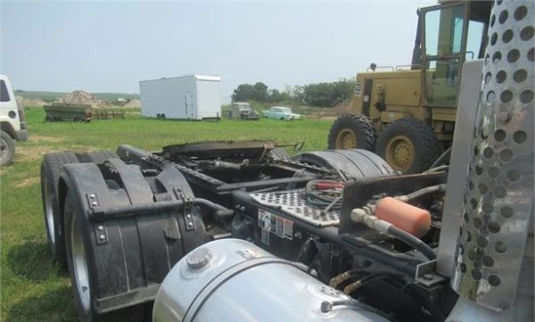 2023 KENWORTH T880 - Image 6
