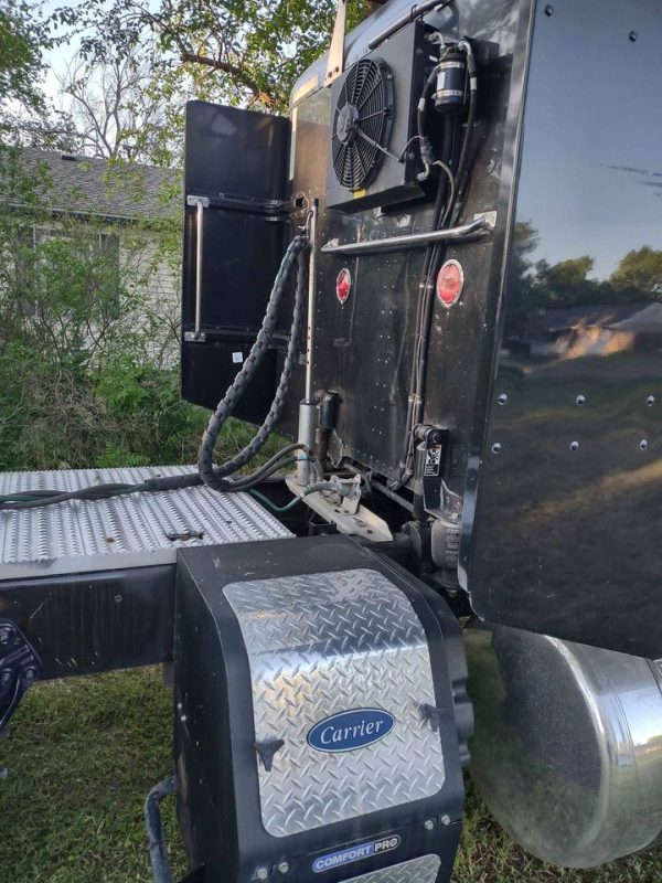 2001 Peterbilt 379 flattop - Image 6