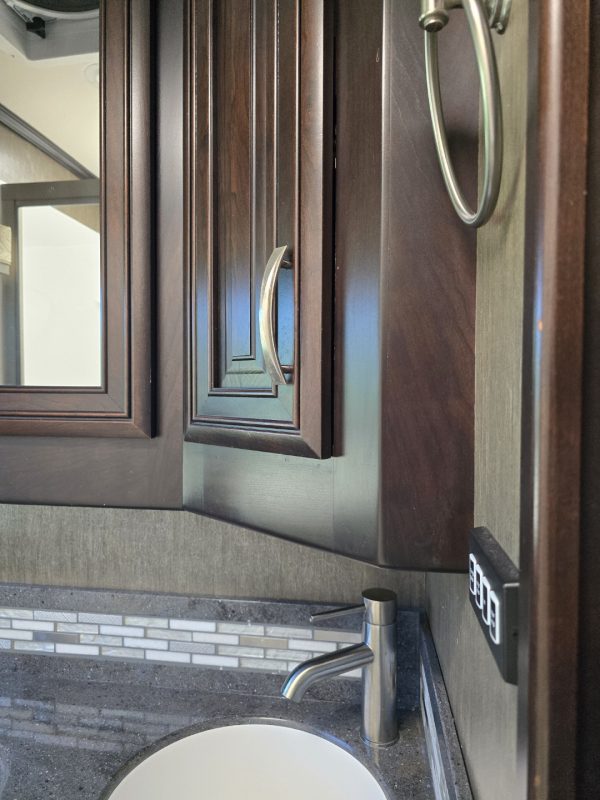 2018 forest river burkshire xlt - Image 26