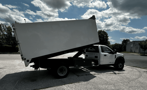 2017 F-550 Super Duty Dump Truck - Image 2