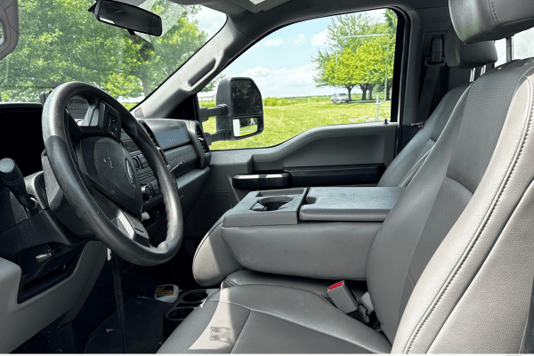 2017 F-550 Super Duty Dump Truck - Image 4