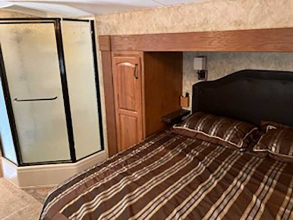 2004 Ford F-450 and 2012 Keystone Montana 3400RL Hickory Edition - Image 12