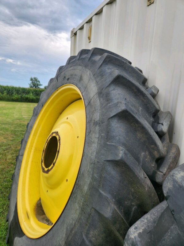 2009 John Deere 8230 - Image 6