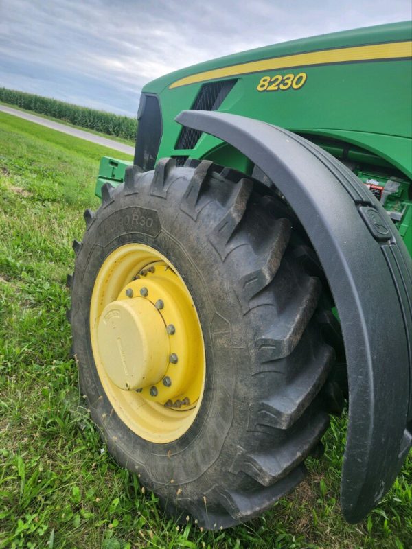 2009 John Deere 8230 - Image 8