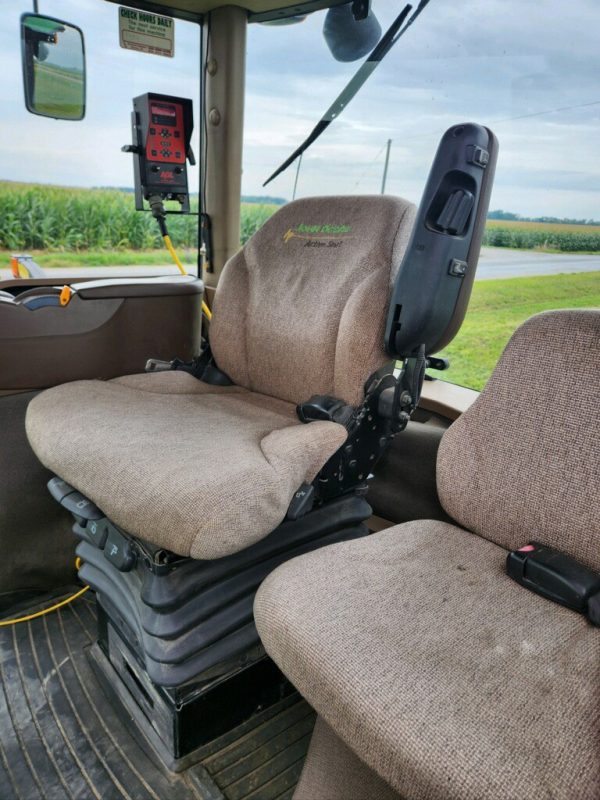 2009 John Deere 8230 - Image 9