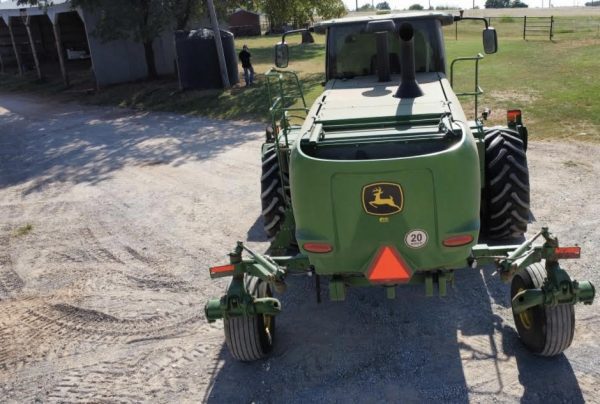 2021 John Deere W235R WINDROWER W/R500 HEADER - Image 5