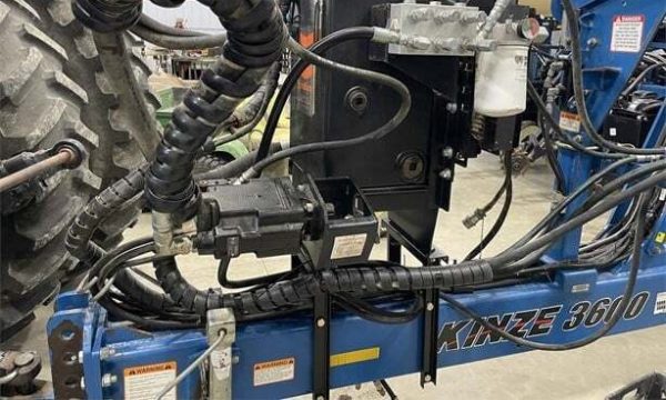2012 KINZE 3600ASD - Image 8