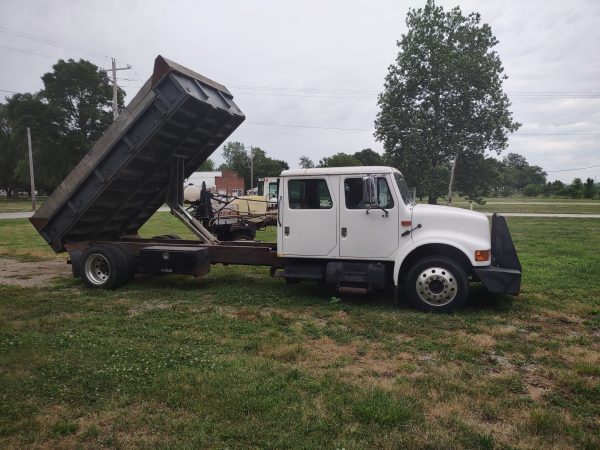 2001 International 4700 - Image 9