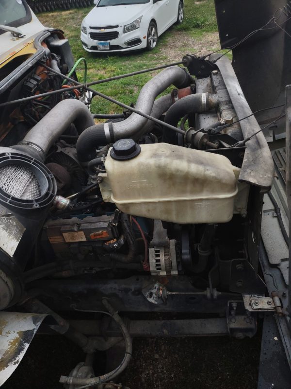 2001 International 4700 - Image 12