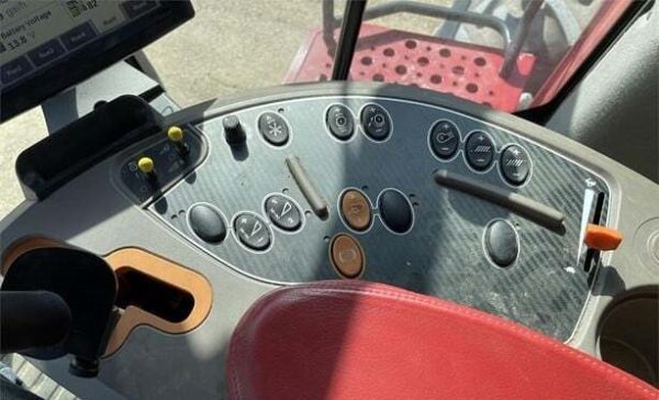 2015 CASE IH 6140 - Image 10