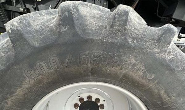 2015 CASE IH 6140 - Image 18