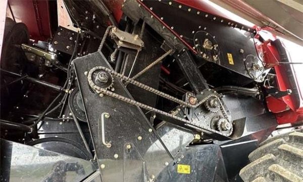 2015 CASE IH 6140 - Image 21