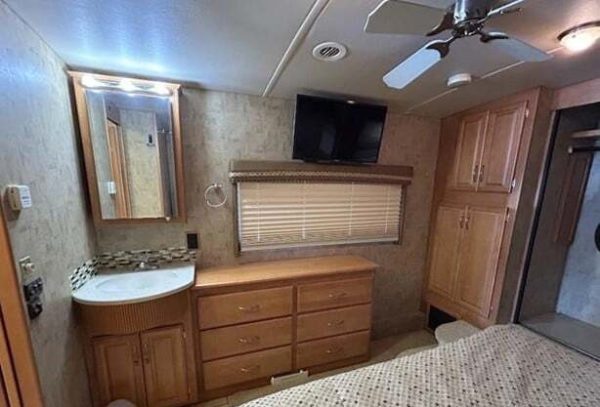 2007 WINNEBAGO TOUR 40KD - Image 27