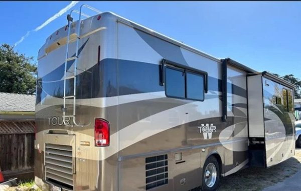 2007 WINNEBAGO TOUR 40KD - Image 3