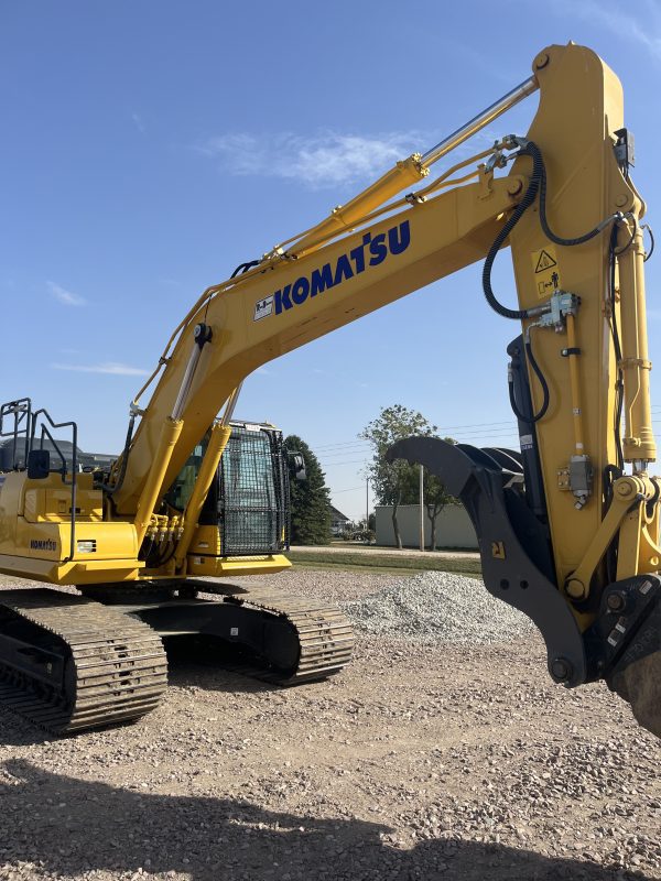 2023 Komatsu pc210 excavator - Image 6