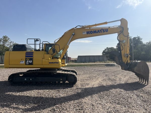 2023 Komatsu pc210 excavator - Image 12