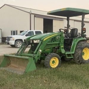 2016 John Deere 3033R