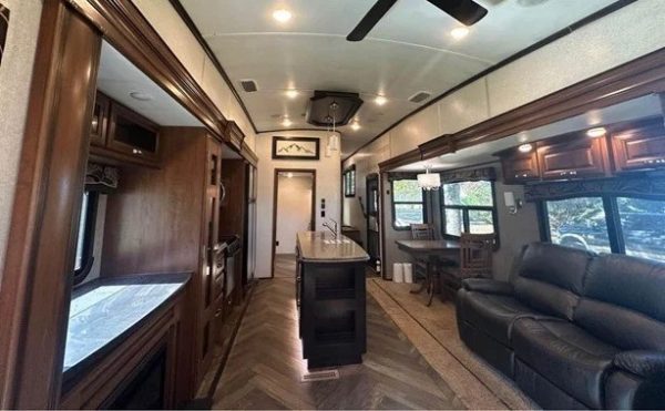 2017 JAYCO NORTH POINT 377RLBH - Image 4