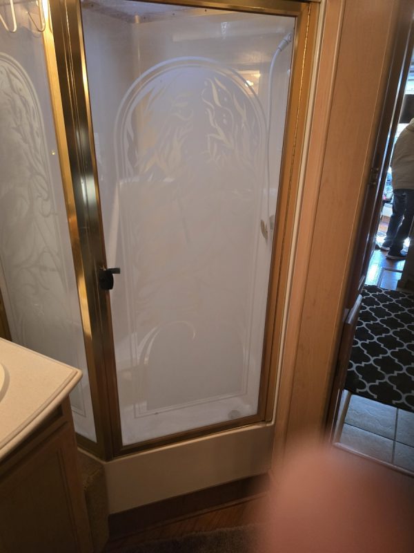 2004 NATIONAL RV TROPICAL 370 - Image 17