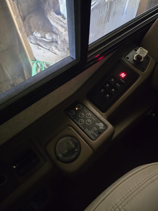 2004 NATIONAL RV TROPICAL 370 - Image 29