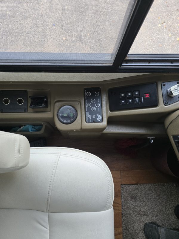 2004 NATIONAL RV TROPICAL 370 - Image 31