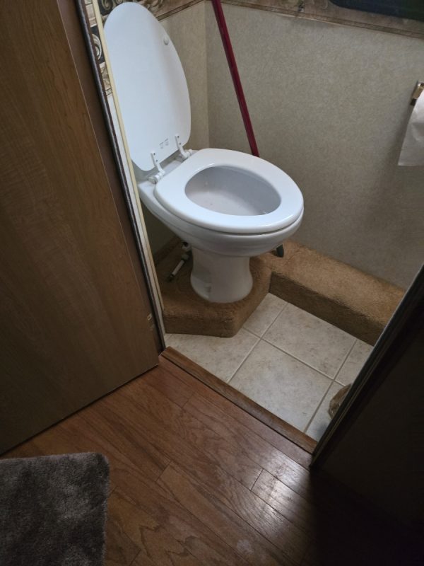 2004 NATIONAL RV TROPICAL 370 - Image 34