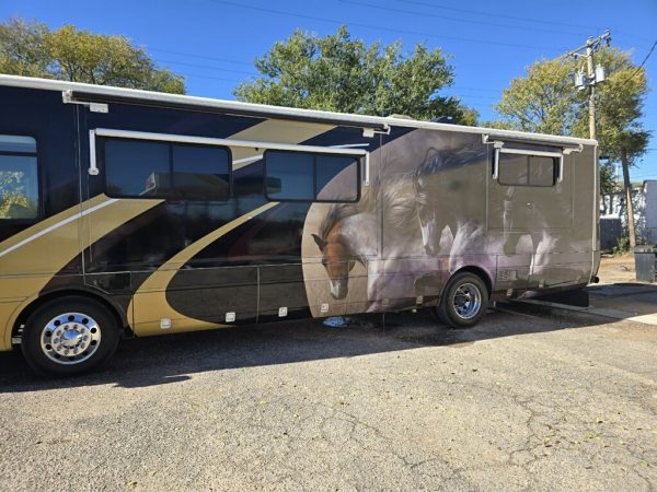 2004 NATIONAL RV TROPICAL 370 - Image 3