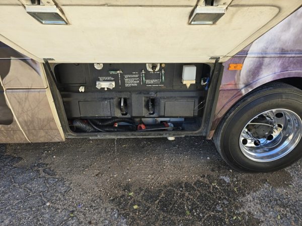 2004 NATIONAL RV TROPICAL 370 - Image 11