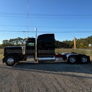 2015 Peterbilt 389 " Caterpillar Engine" "True Glider"
