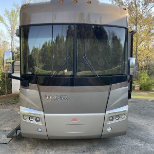 2006 Winnebago Tour - 40FD – Custom Bunk House