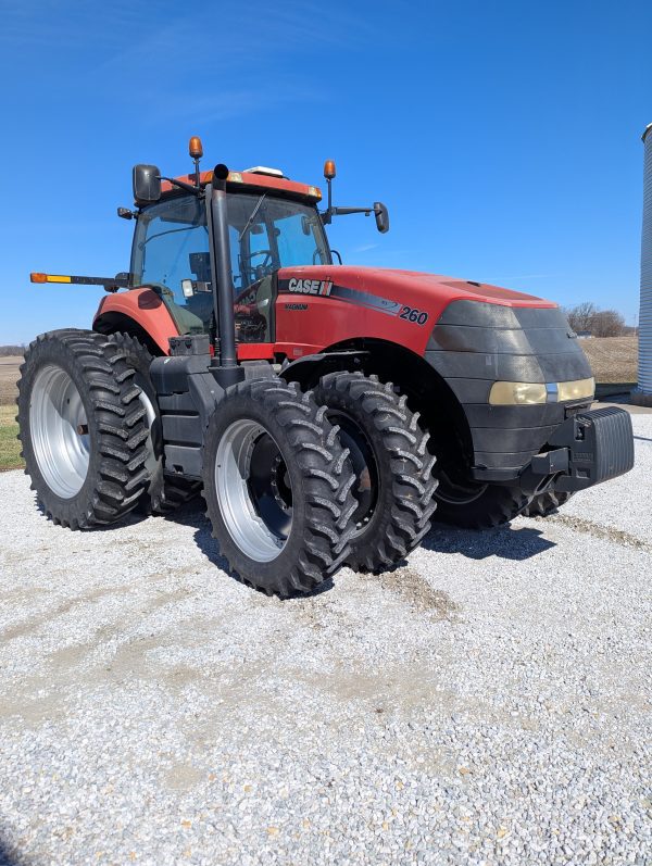 2014 Case IH 260 Magnum TRACTOR - Image 2