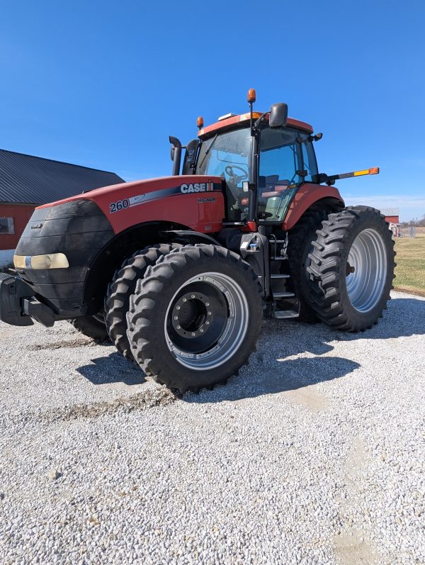 2014 Case IH 260 Magnum TRACTOR - Image 3