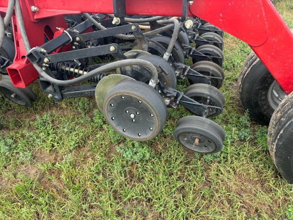 2022 Case 500T Air Drill - Image 4