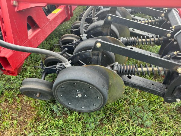 2022 Case 500T Air Drill - Image 7