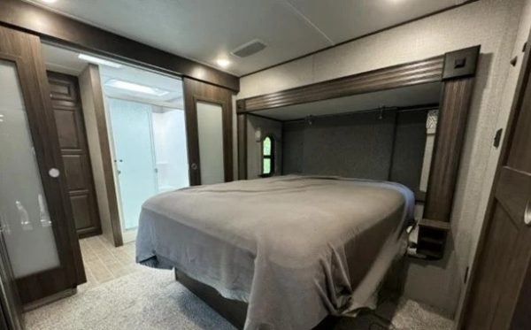 2020 KEYSTONE RV CO ALPINE 3712KB - Image 9