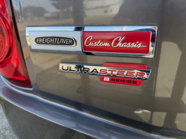 2019 NEWMAR VENTANA 4037 - Image 4