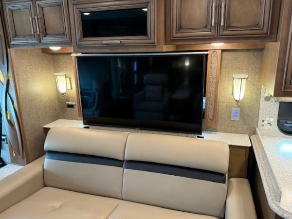 2019 NEWMAR VENTANA 4037 - Image 32