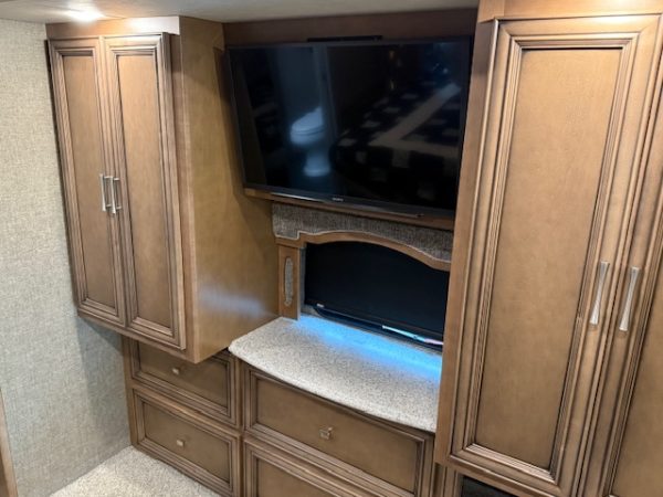 2019 NEWMAR VENTANA 4037 - Image 36