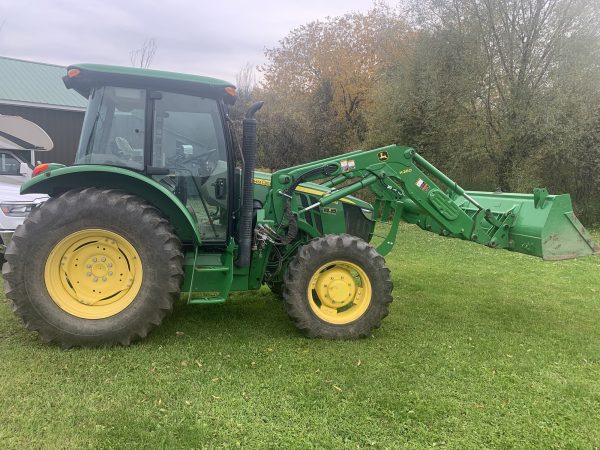 2015 JOHN DEERE 5085M &  Polaris 570