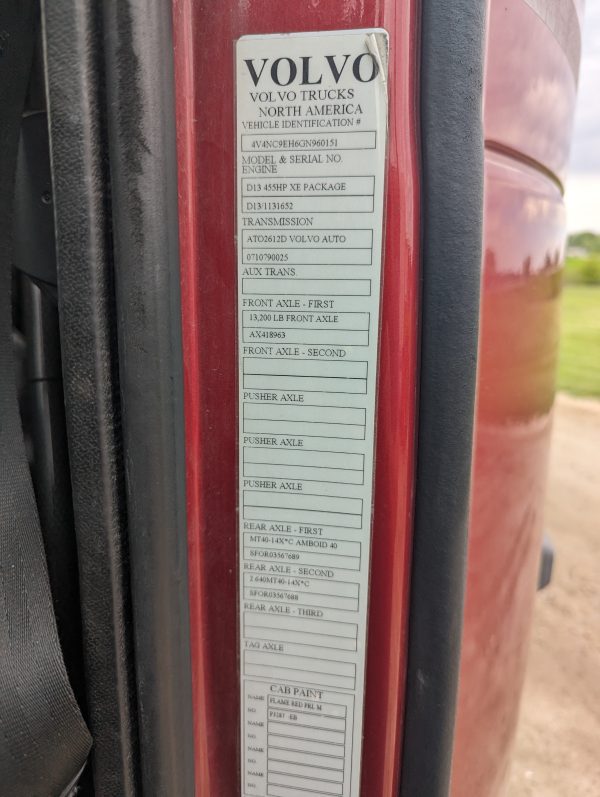 2016 Volvo VNL42T730 - Image 5
