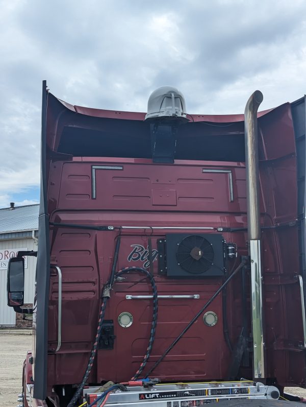 2016 Volvo VNL42T730 - Image 10