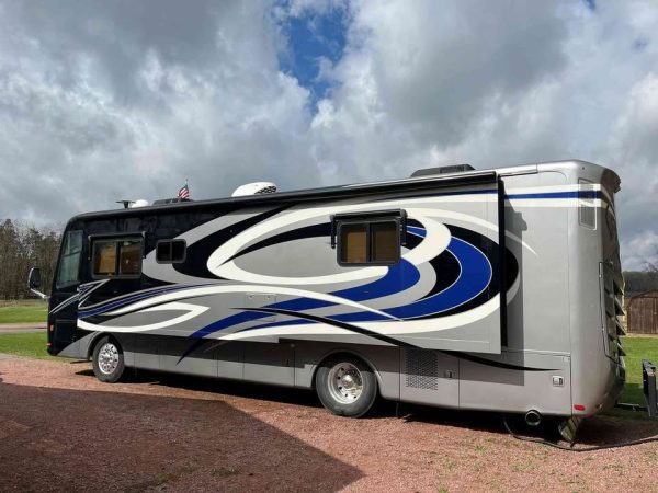 2012 Monaco knight 36pft - Image 2