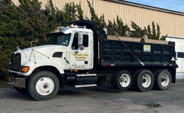 2006 Mack Granite CV713 Dump Truck  with Trailer - Image 10