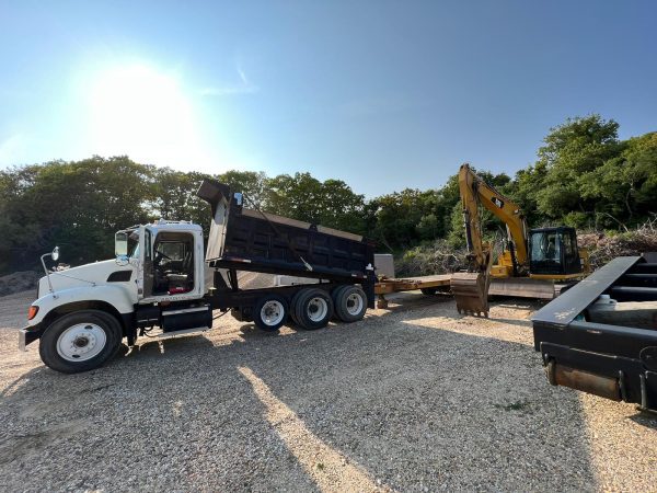2006 Mack Granite CV713 Dump Truck  with Trailer - Image 17