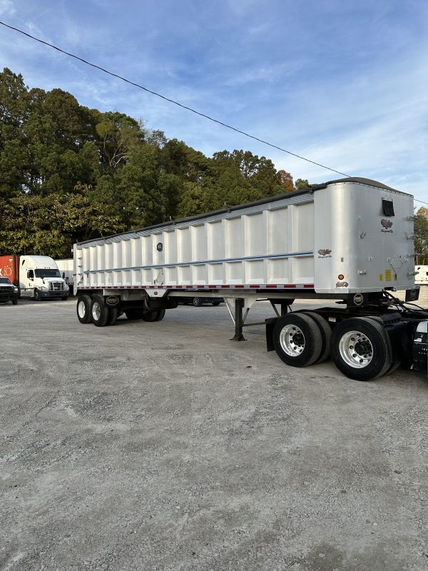 2017 Freightliner Cascadia 125 with 2003 Mack End Dump Trailer - Image 3