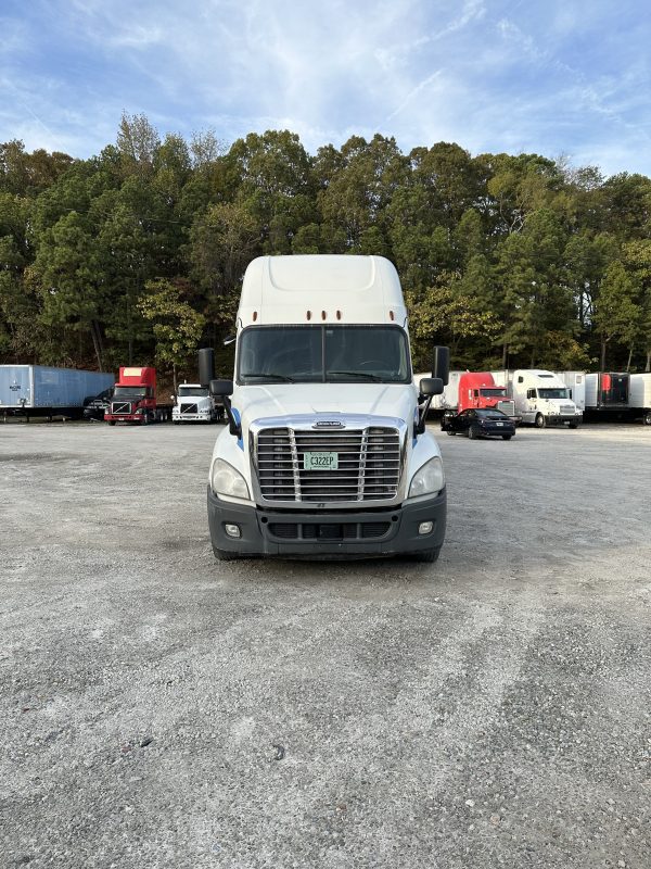 2017 Freightliner Cascadia 125 with 2003 Mack End Dump Trailer - Image 4