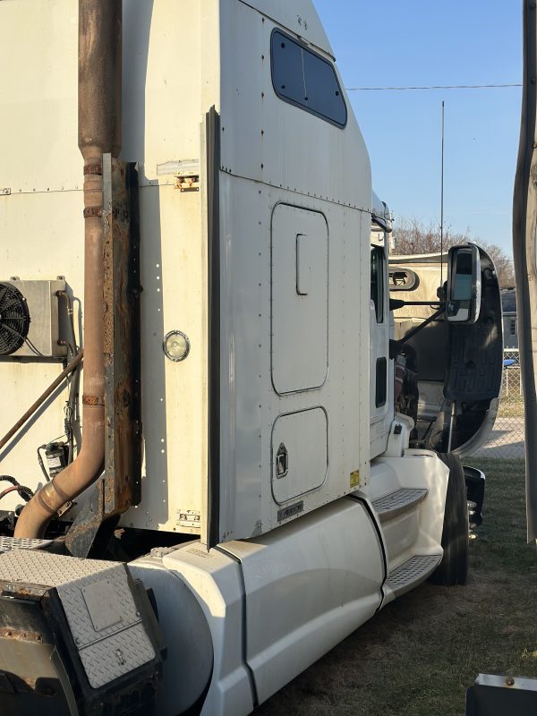 2010 Kenworth t 660 - Image 5